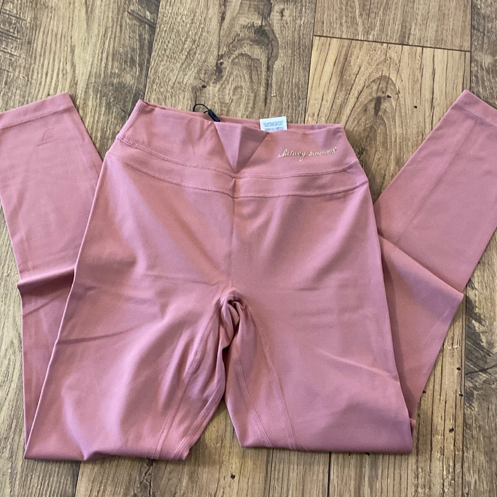 NWT Whitney High Rise Leggings, Pink Haze, Small